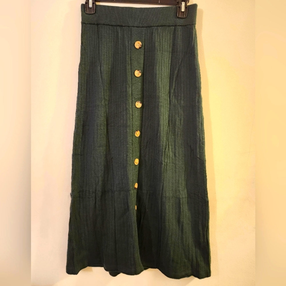 Ribbed Maxi Skirt